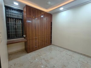 Room in 2 BHK Builder Floor at Mayur Vihar 1 – for Rent