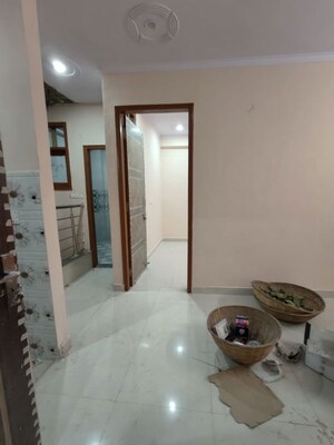 Building Lobby in 2 BHK Builder Floor at Mayur Vihar 1 – for Rent