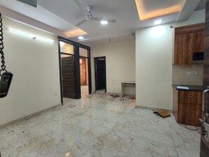 Room in 2 BHK Builder Floor at Mayur Vihar 1 – for Rent