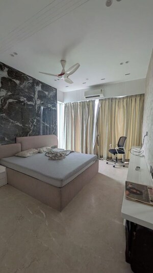 Team Area in 3 BHK Apartment at Marathon Monte South, Byculla West – for Rent