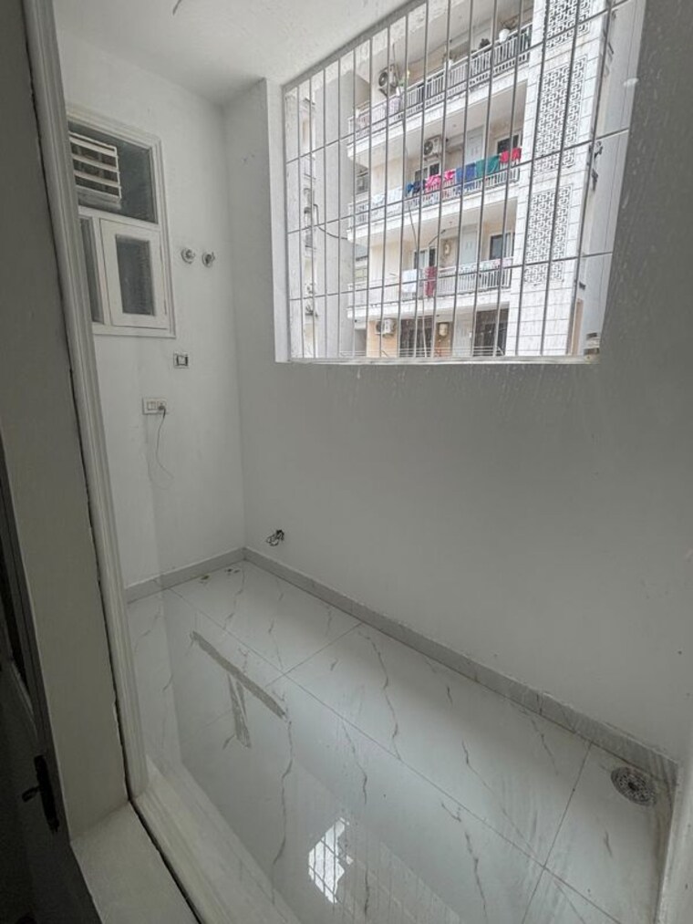 Bathroom, motia-blue-ridge 3 Bedroom 1100 Sq.Ft. Builder Floor In Dhakoli Zirakpur 10598774