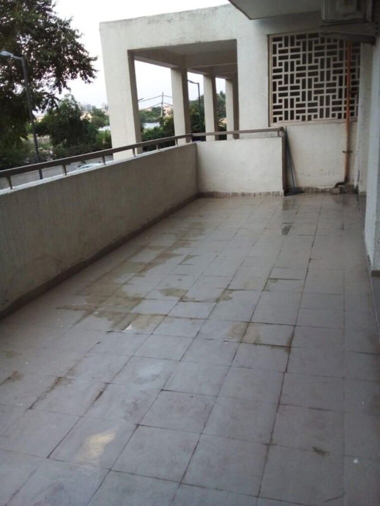 Balcony, emaar-mgf-the-palm-drive-villas 4 Bedroom 2635 Sq.Ft. Apartment In Sector 66 Gurgaon 10598783
