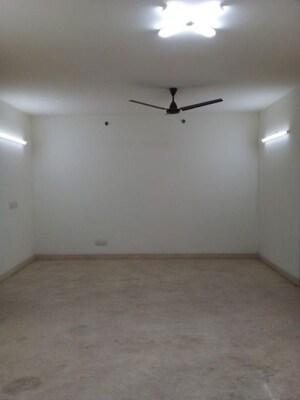 Room in 4 BHK Apartment at Emaar MGF The Palm Drive Villas, Sector 66 – for Rent