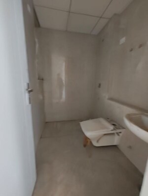 Bathroom in 2.5 BHK Apartment at Nimbus Express Park View, Chi V Greater Noida – for Sale