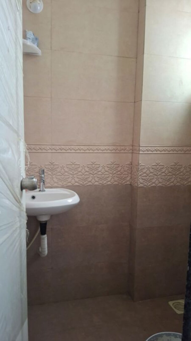 Bathroom, divine-homes-sai-breeze 1 Bedroom 700 Sq.Ft. Apartment In Ulwe Navi Mumbai 10598788