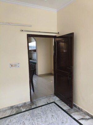 Room in 2 BHK Builder Floor at Sector 52 – for Rent