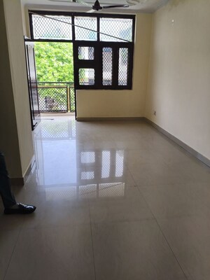 2 BHK Builder Floor For Rent in Sector 52
