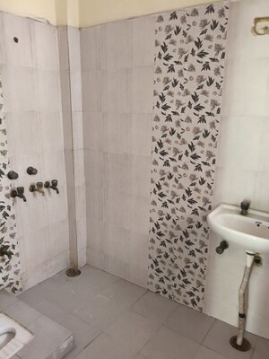 Bathroom in 2 BHK Builder Floor at Sector 52 – for Rent