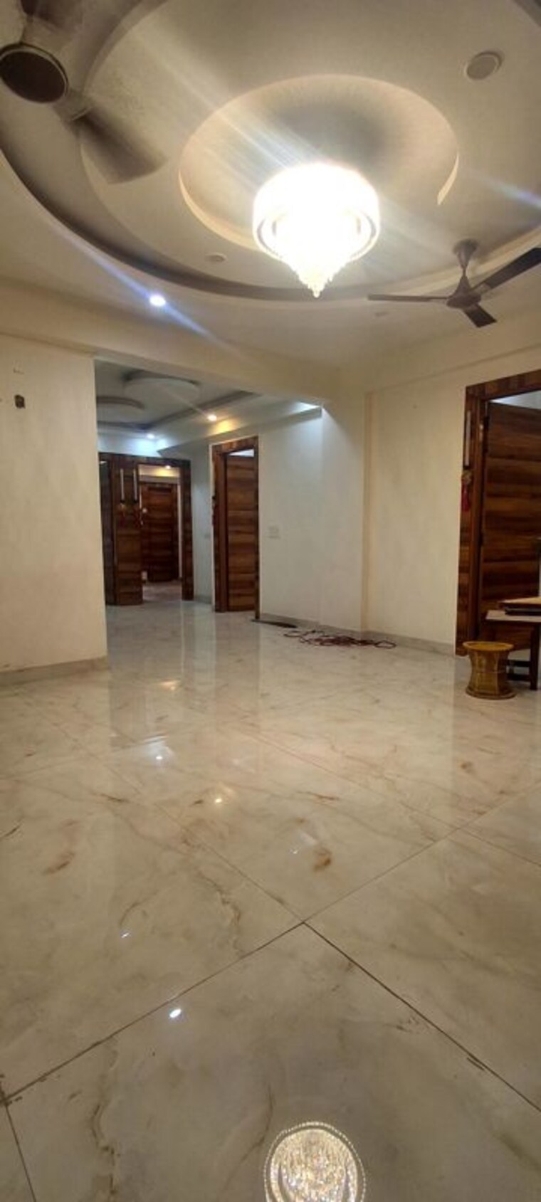 Room, balaji-enclaves 4 Bedroom 200 Sq.Yd. Builder Floor In Govindpuram Ghaziabad 10598827