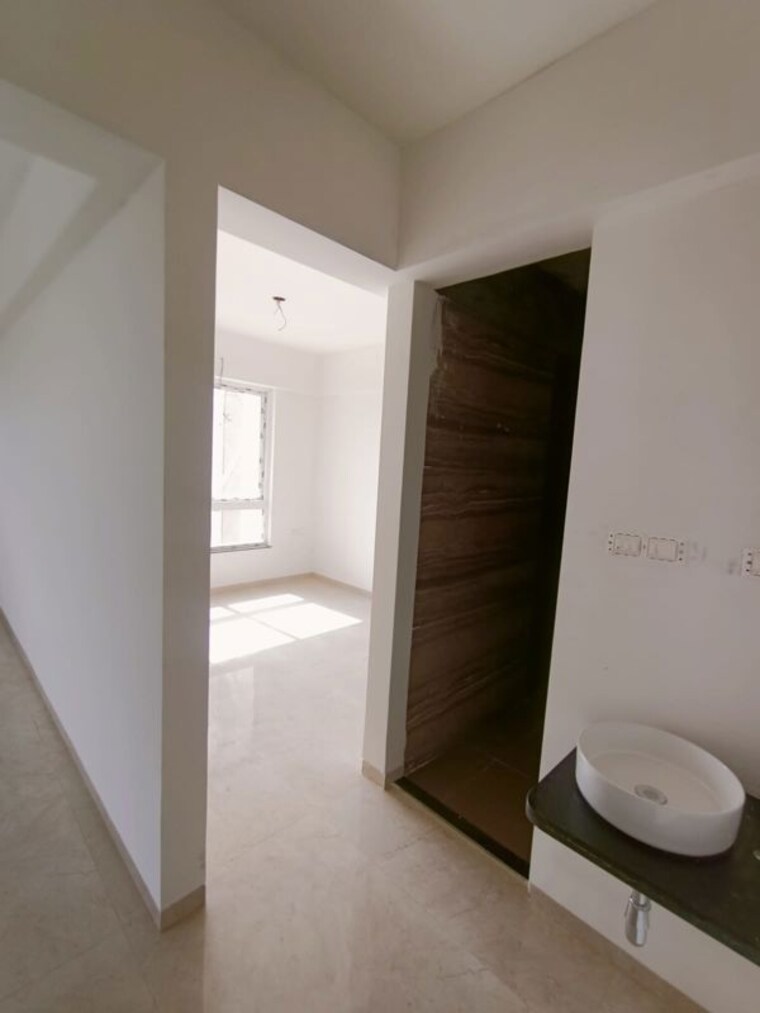 Bathroom, kundan-the-peak 3 Bedroom 1140 Sq.Ft. Apartment In Nibm Road Pune 10598849