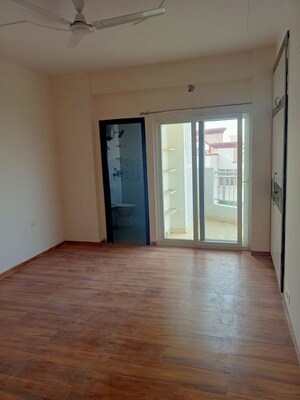 Room in 2 BHK Apartment at Prateek Grand City, Siddharth Vihar – for Rent