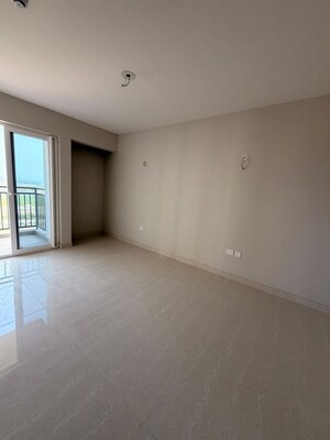 Room in 2 BHK Apartment at Eldeco Live By The Greens, Sector 150 – for Rent