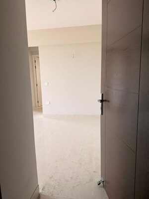 Room in 2 BHK Apartment at Eldeco Live By The Greens, Sector 150 – for Rent