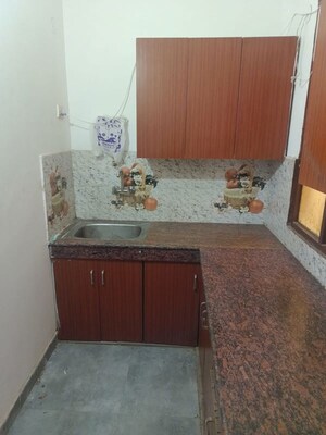 Furnished Amenities in 1 BHK Builder Floor at Saket – for Rent