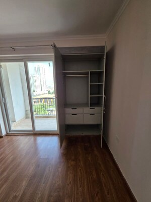 Room in 3 BHK Apartment at Amrapali Leisure Park, Amrapali Leisure Valley – for Rent