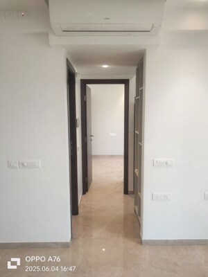Room in 1 BHK Apartment at Hiranandani Highland, Powai – for Rent