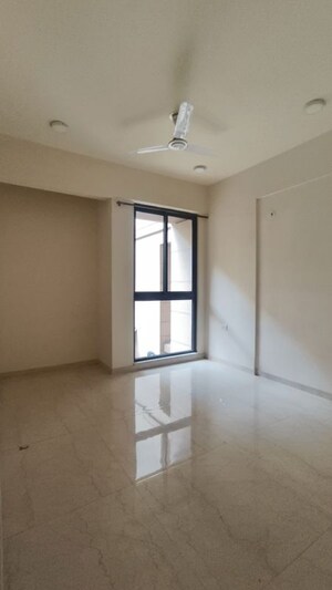 Room in 3 BHK Apartment at Lodha Sterling, Kolshet Road – for Rent