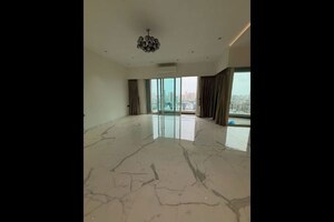 Room in 4 BHK Apartment at Windsor Grande Residences, Andheri West – for Sale