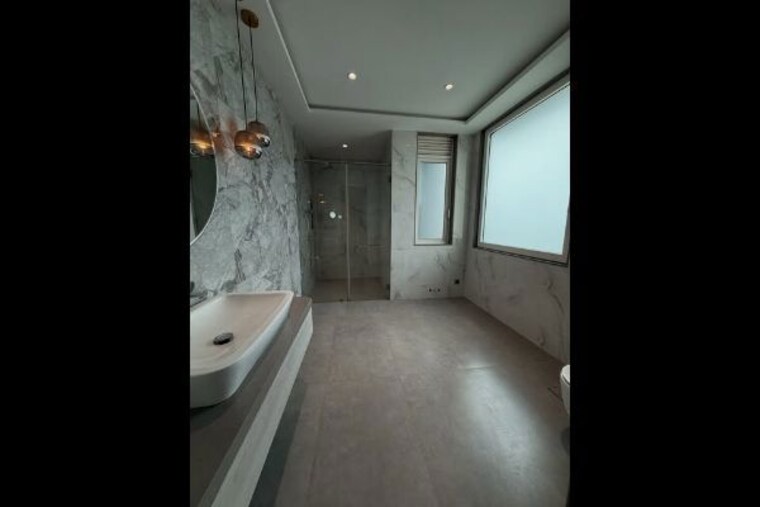 Bathroom, windsor-grande-residences 4 Bedroom 3105 Sq.Ft. Apartment In Andheri West Mumbai 10598698
