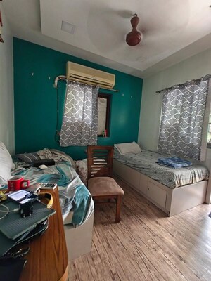 Bedroom in 2 BHK Apartment at Bandra West – for Rent