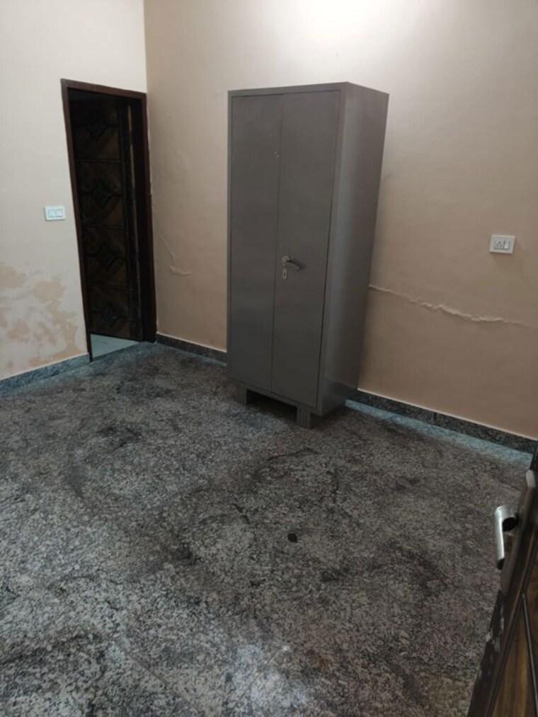 Room, ashok vihar phase 3 2.5 Bedroom 1100 Sq.Ft. Builder Floor In Ashok Vihar Phase 3 Delhi 10598946