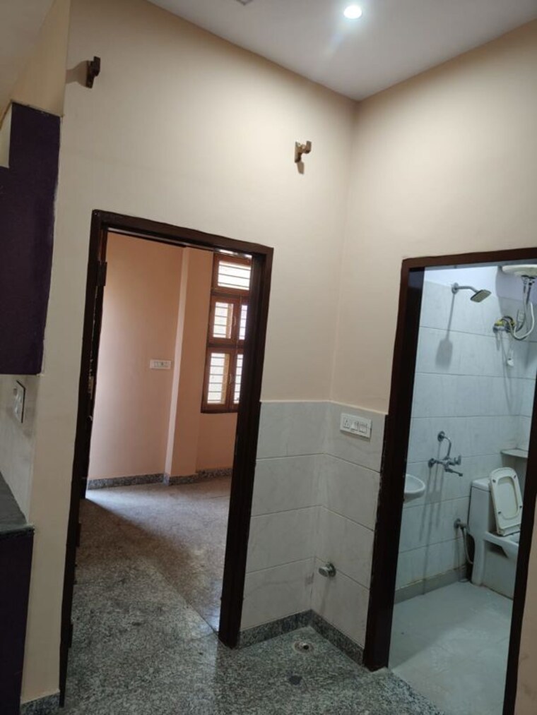Team Area, ashok vihar phase 3 2.5 Bedroom 1100 Sq.Ft. Builder Floor In Ashok Vihar Phase 3 Delhi 10598946