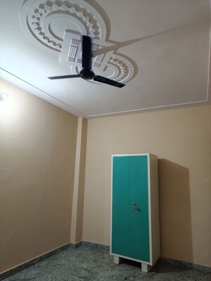 Furnished Amenities in 2.5 BHK Builder Floor at Ashok Vihar Phase 3 – for Rent