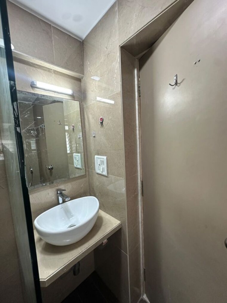 Bathroom, heera-panna-apartment 3 Bedroom 1400 Sq.Ft. Apartment In Tardeo Mumbai 10598976