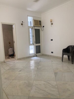 Room in 3 BHK Builder Floor at Greater Kailash ii – for Rent