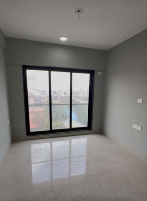 Room in 2 BHK Apartment at Ufasa Fortune Star, Byculla – for Rent