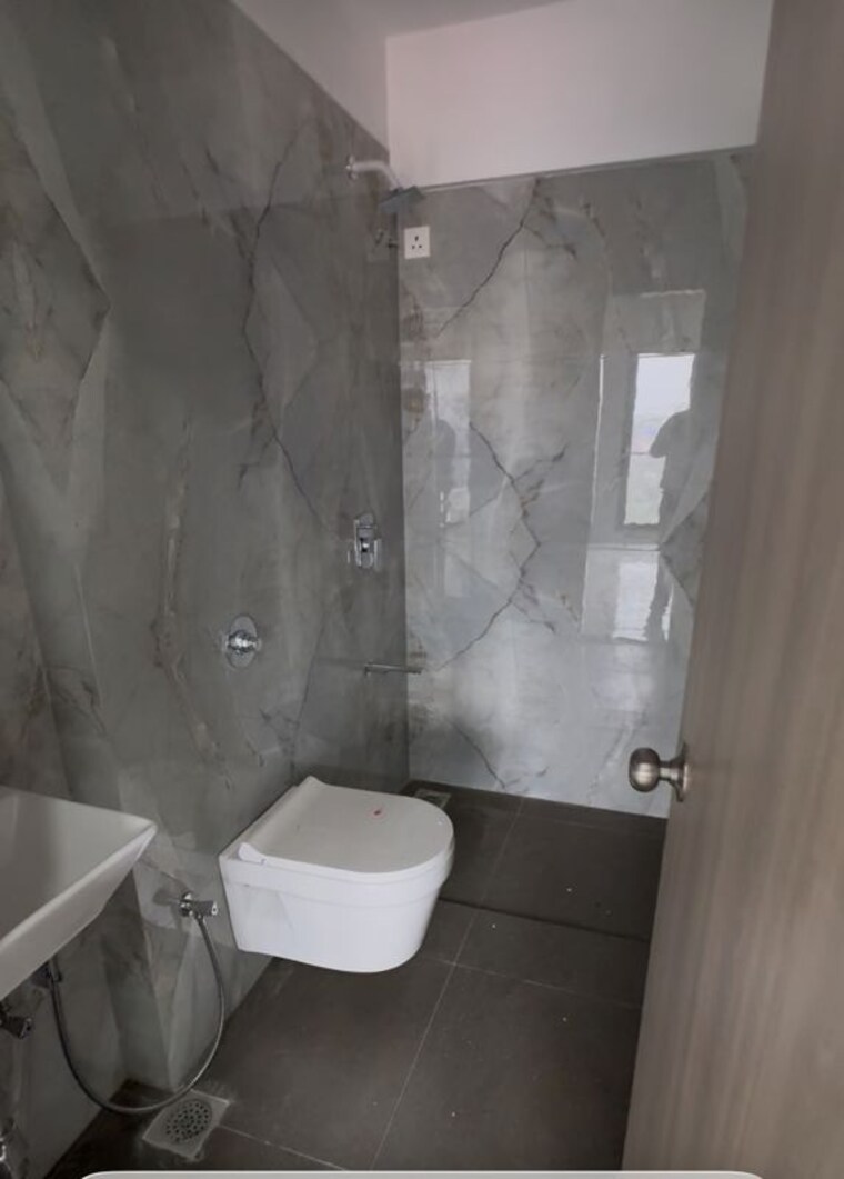 Bathroom, ufasa-fortune-star 2 Bedroom 700 Sq.Ft. Apartment In Byculla Mumbai 10598966