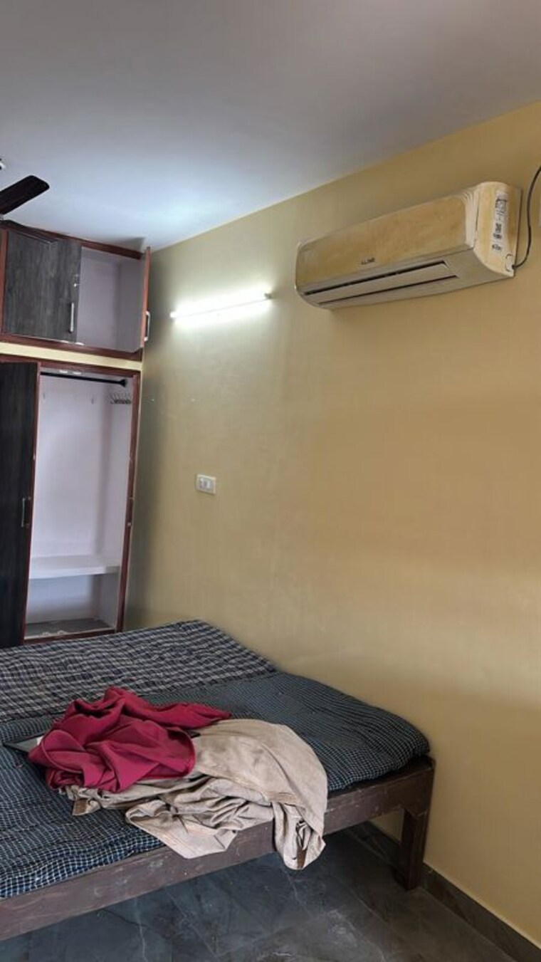 Bedroom, sector 35 1 Bedroom 500 Sq.Ft. Independent House In Sector 35 Chandigarh 10599005