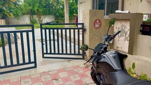2 BHK Independent House – Entrance View at Hathijan - for Rent