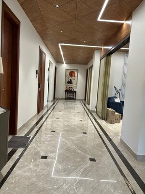 Lobby in 4 BHK Builder Floor at Suncity Township Gurgaon, Sector 54 – for Rent