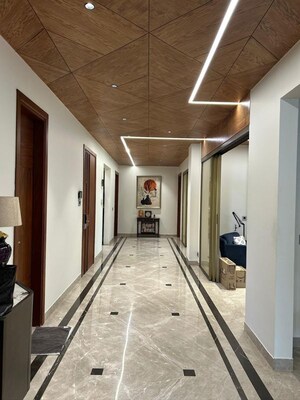 Lobby in 4 BHK Builder Floor at Suncity Township Gurgaon, Sector 54 – for Rent