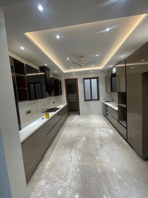 Kitchen in 4 BHK Builder Floor at Suncity Township Gurgaon, Sector 54 – for Rent