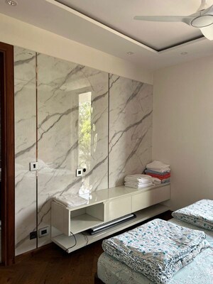 Room in 4 BHK Builder Floor at Suncity Township Gurgaon, Sector 54 – for Rent