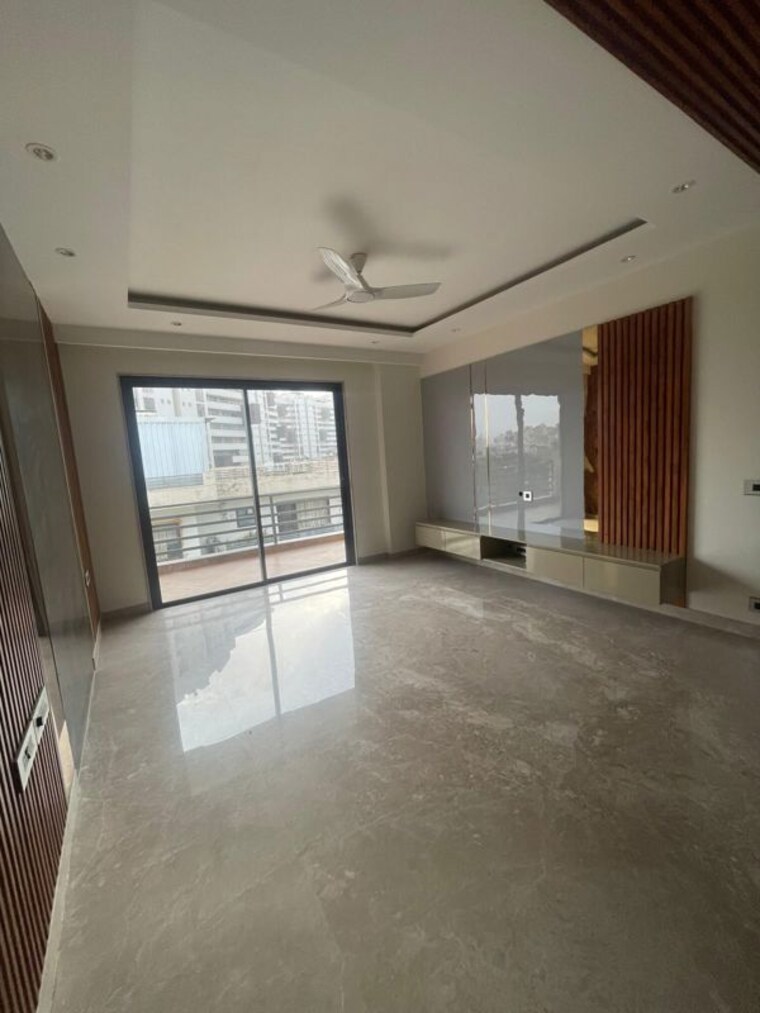Room, suncity-township-gurgaon 4 Bedroom 500 Sq.Ft. Builder Floor In Sector 54 Gurgaon 10464937
