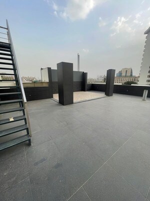 Terrace in 4 BHK Builder Floor at Suncity Township Gurgaon, Sector 54 – for Rent