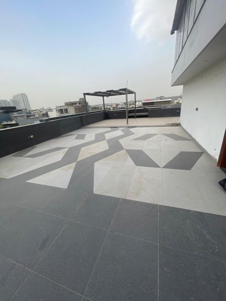 Terrace, suncity-township-gurgaon 4 Bedroom 500 Sq.Ft. Builder Floor In Sector 54 Gurgaon 10464937