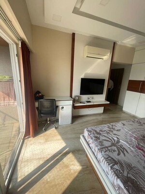 Bedroom in 5 BHK Apartment at Chembur – for Sale