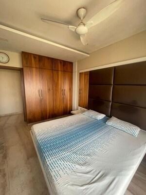 Bedroom in 5 BHK Apartment at Chembur – for Sale