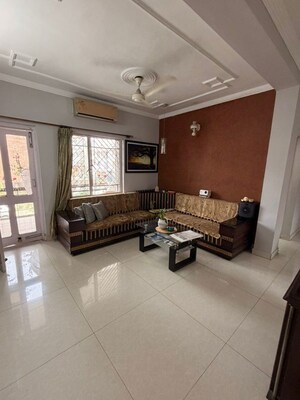 Living Room in 3 BHK Independent House at Sector 47 – for Rent