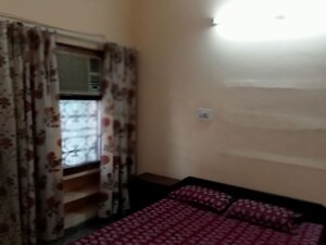 Room in 2 BHK Independent House at Sector 21 – for Rent
