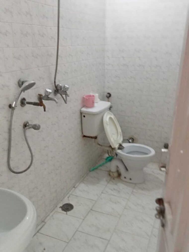 Bathroom, sector 21 2 Bedroom 500 Sq.Ft. Independent House In Sector 21 Chandigarh 10599047