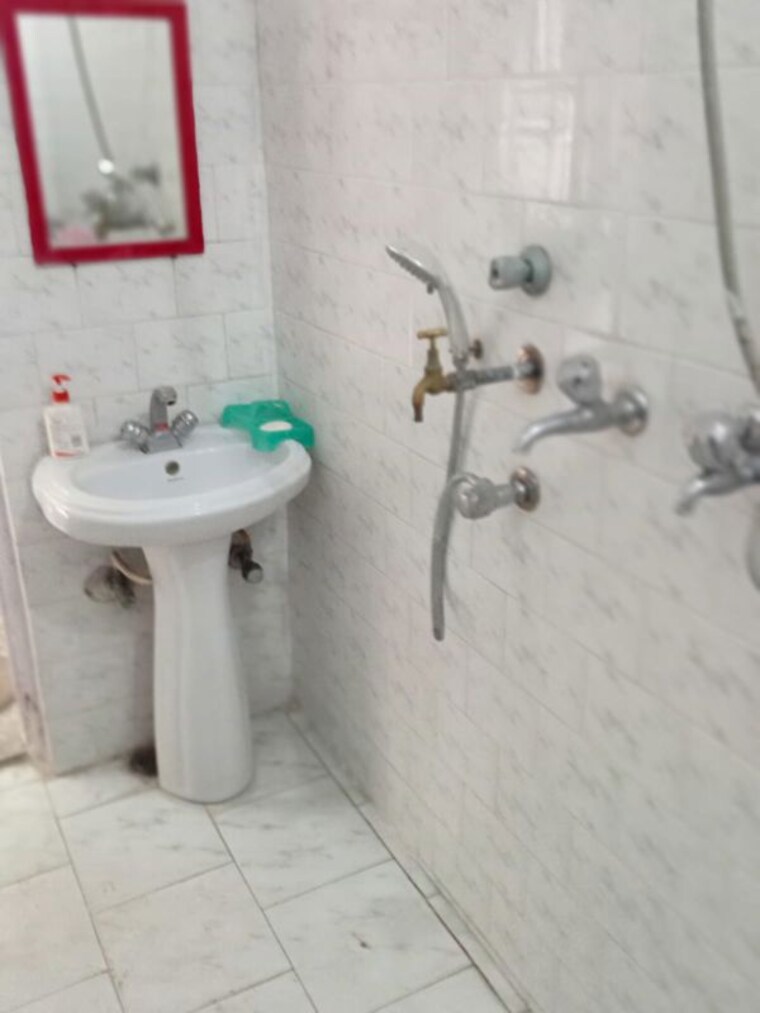 Bathroom, sector 21 2 Bedroom 500 Sq.Ft. Independent House In Sector 21 Chandigarh 10599047