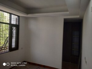 Room in 2 BHK Builder Floor at Sector 2 – for Rent