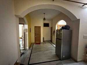 Building Lobby in 2.5 BHK Villa at Sector 23 – for Rent