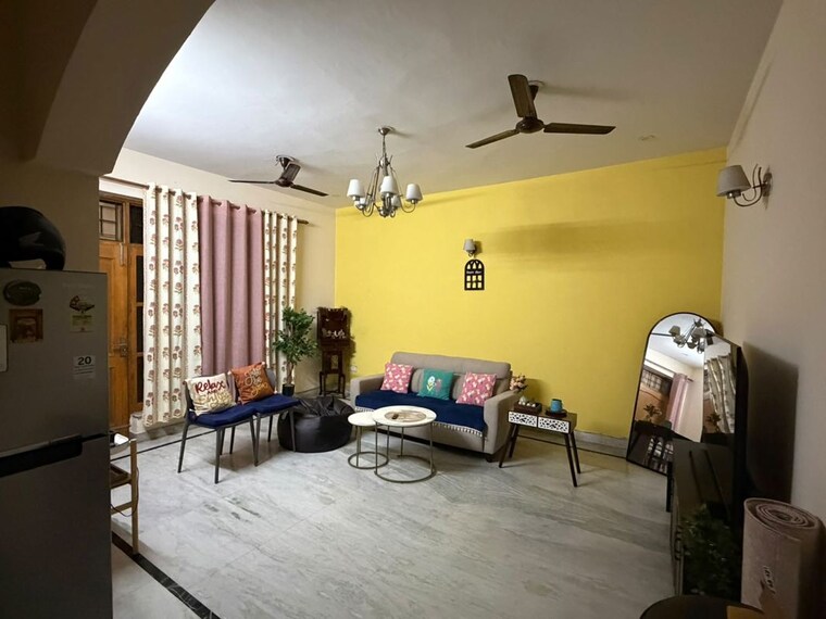 Gym, sector 23 2.5 Bedroom 1200 Sq.Ft. Villa In Sector 23 Gurgaon 10599074