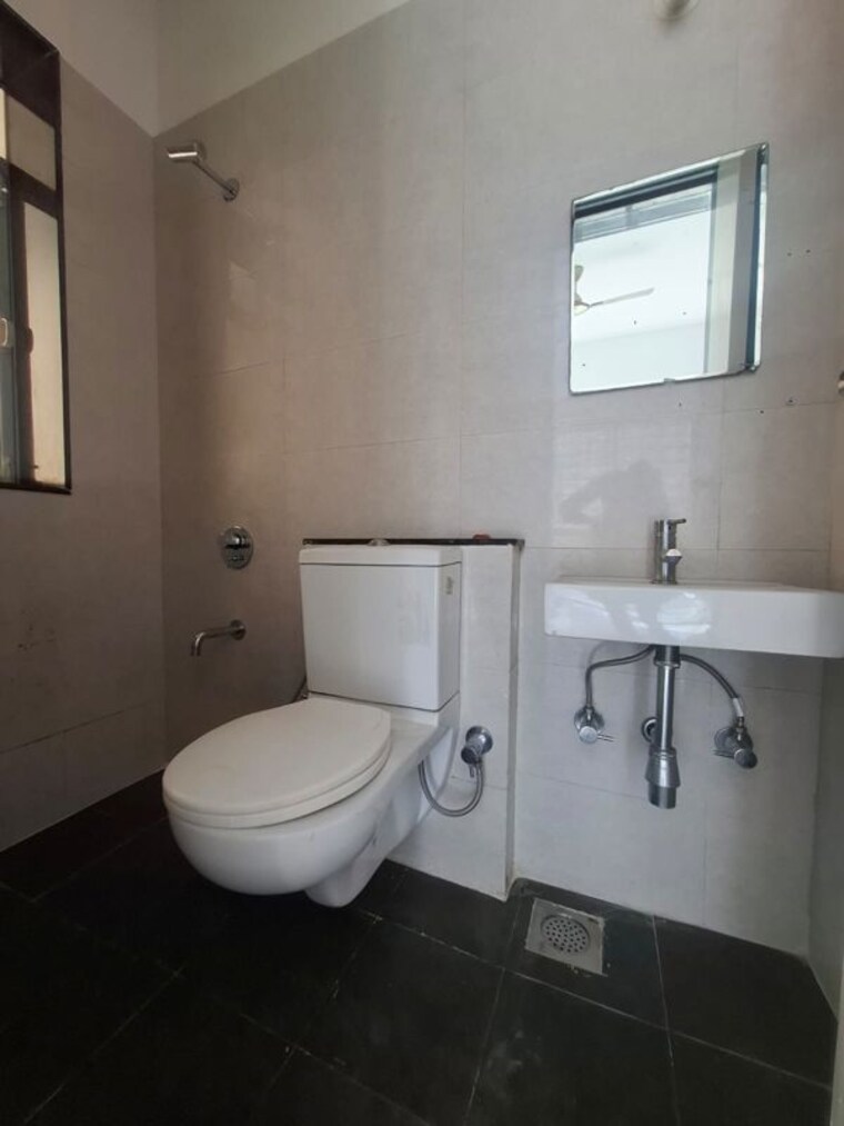 Bathroom, ashar-residency 3 Bedroom 1500 Sq.Ft. Apartment In Pokhran Road No Two Thane 10599072